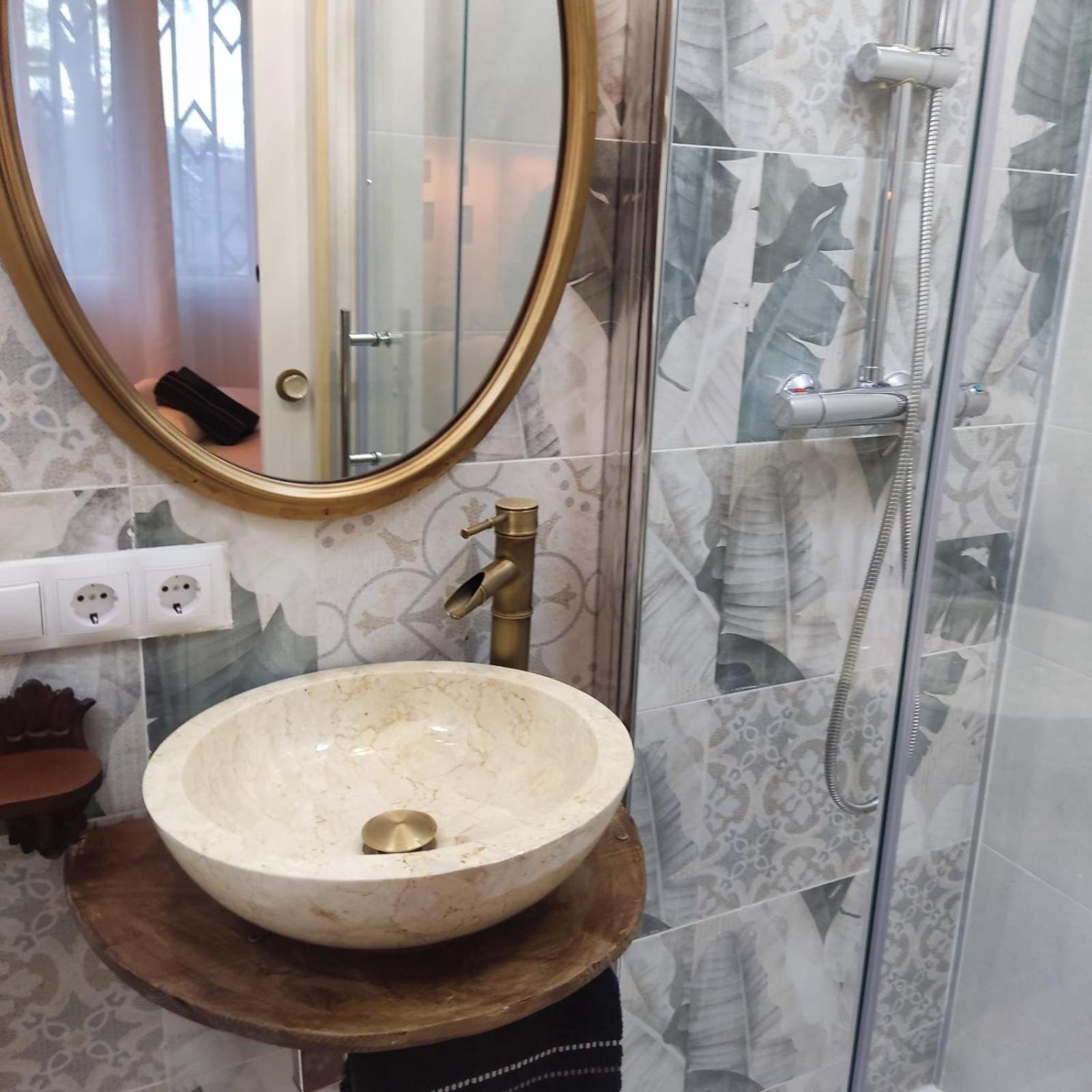 Private Rooms Барселона Екстериор снимка