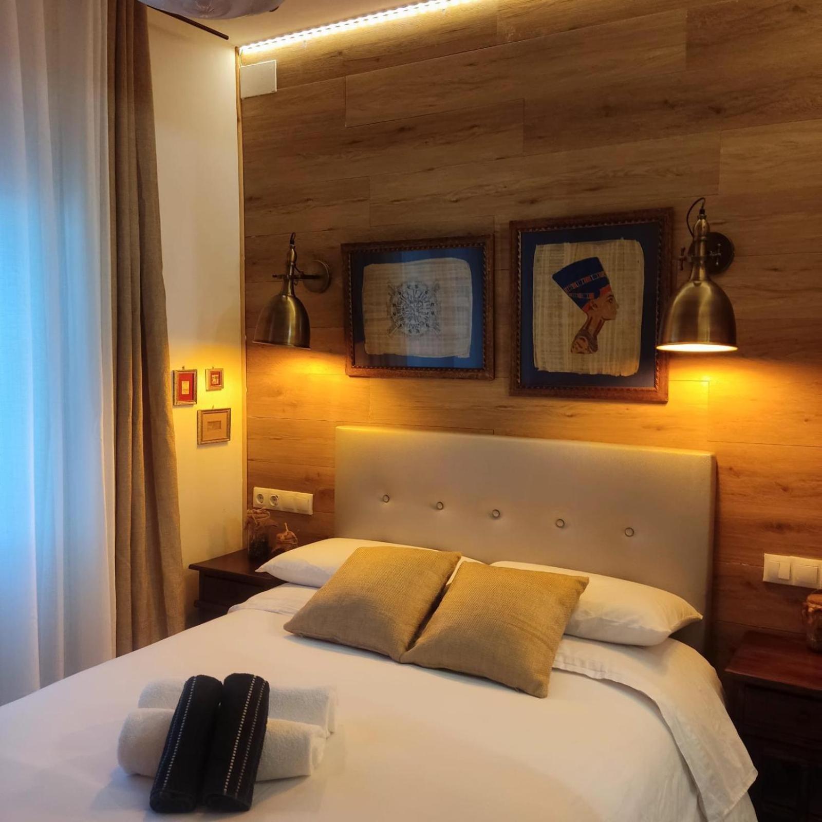 Private Rooms Барселона Екстериор снимка