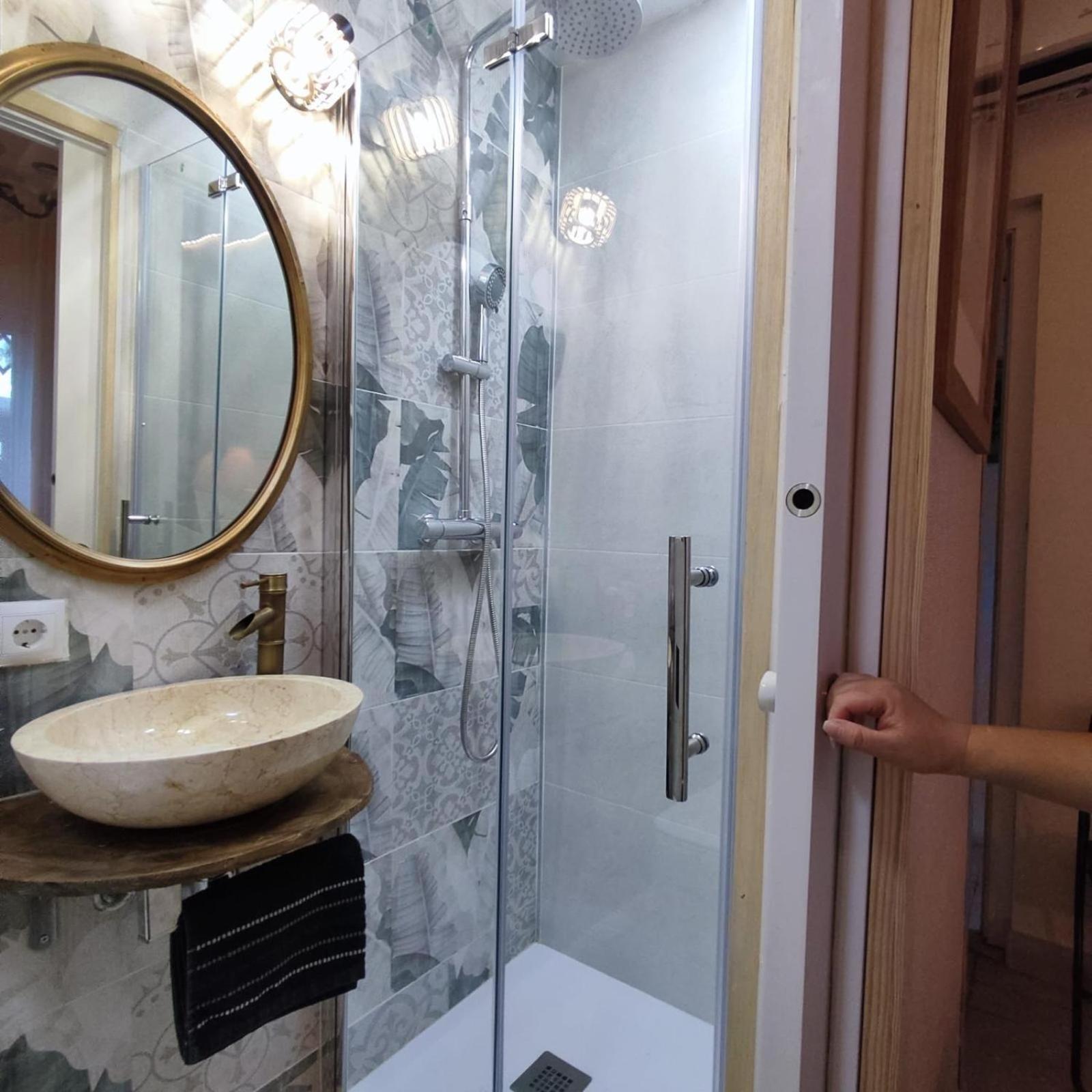 Private Rooms Барселона Екстериор снимка