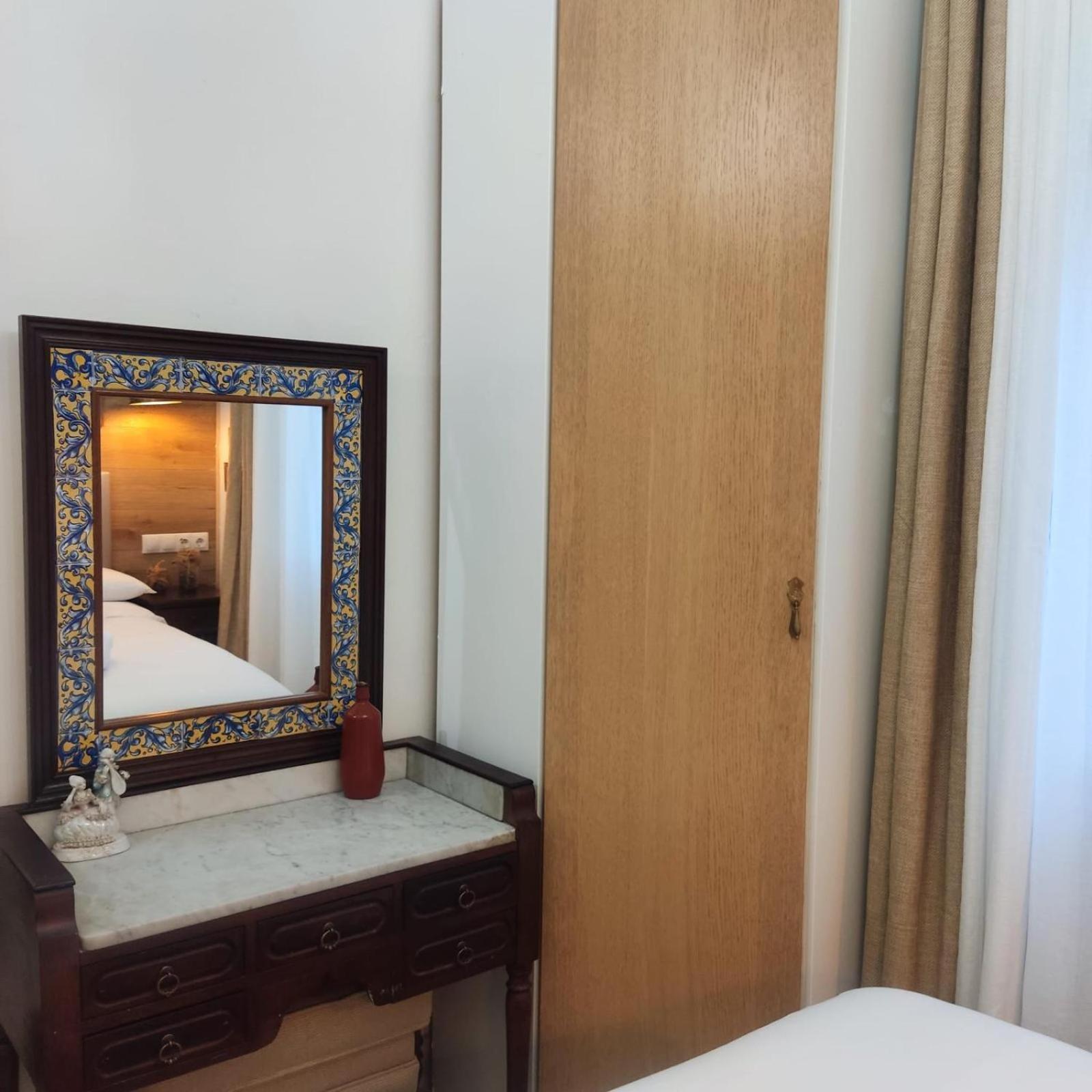 Private Rooms Барселона Екстериор снимка